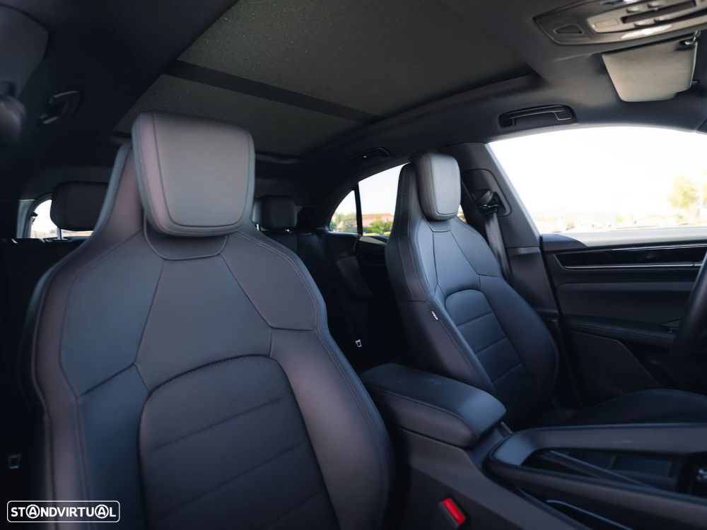 Porsche Macan Electric 4 - 15
