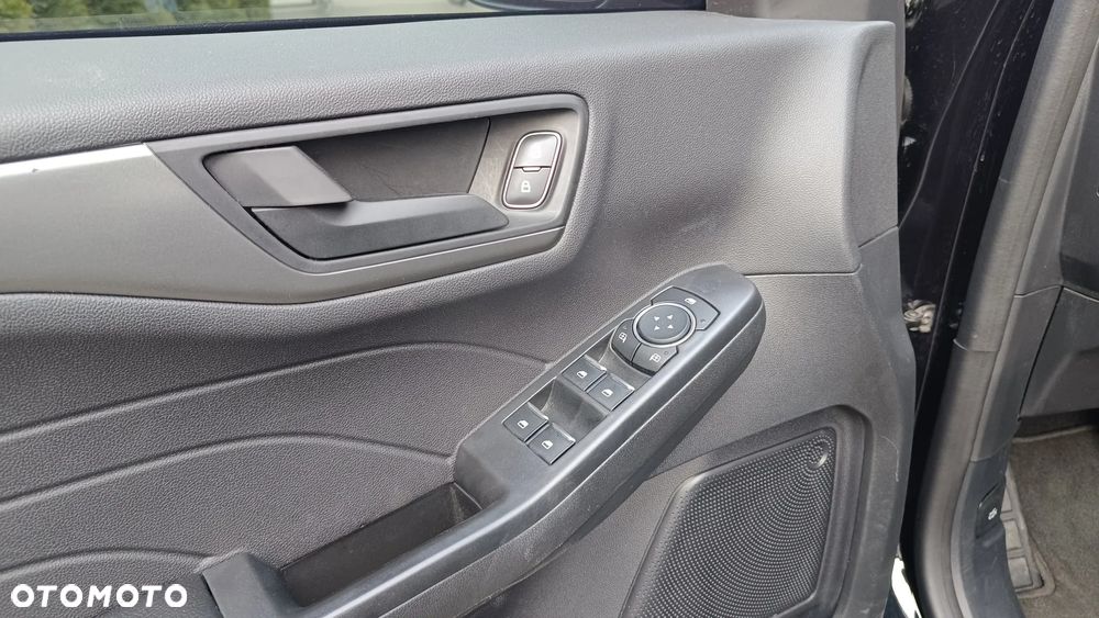 Ford Kuga - 17