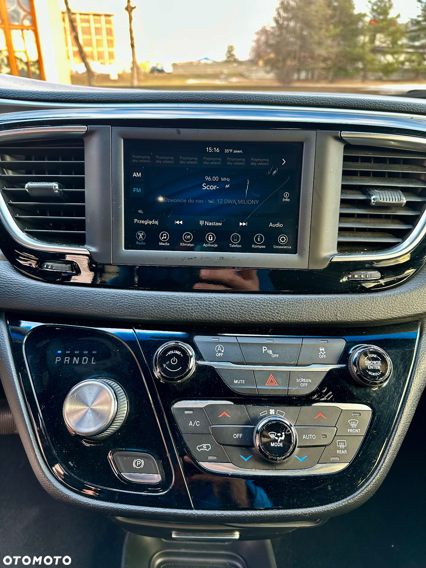 Chrysler Pacifica - 11