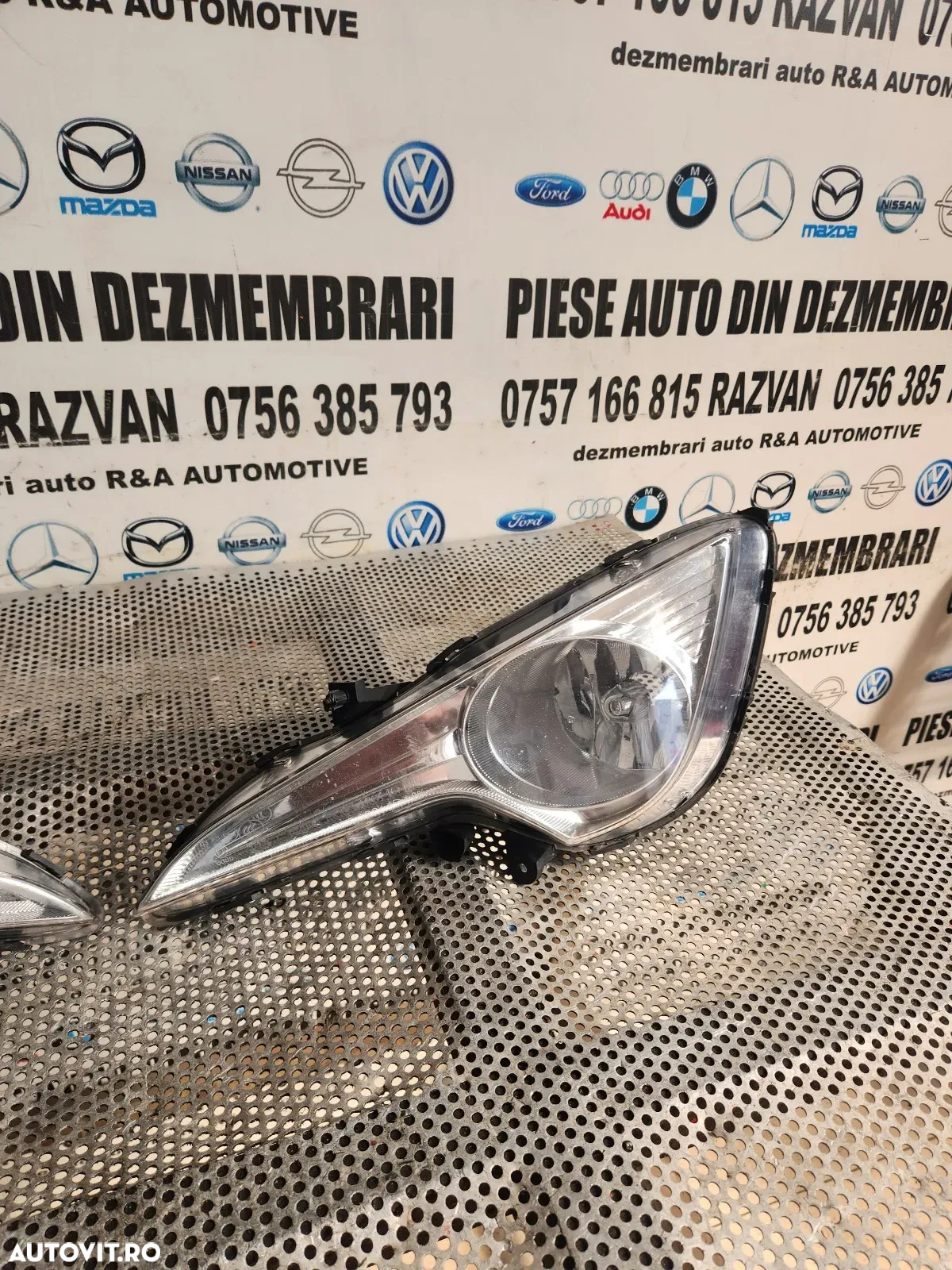 Proiectoare Proiector Ceata Hyundai I40 An 2011-2012-2013-2014-2015-2016-2017 Cod -3Z010 -3Z010 - 6