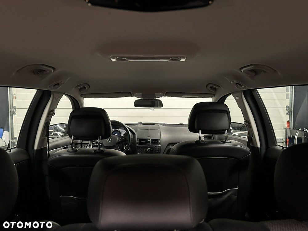 Mercedes-Benz Klasa C 200 7G-TRONIC Avantgarde Edition - 17