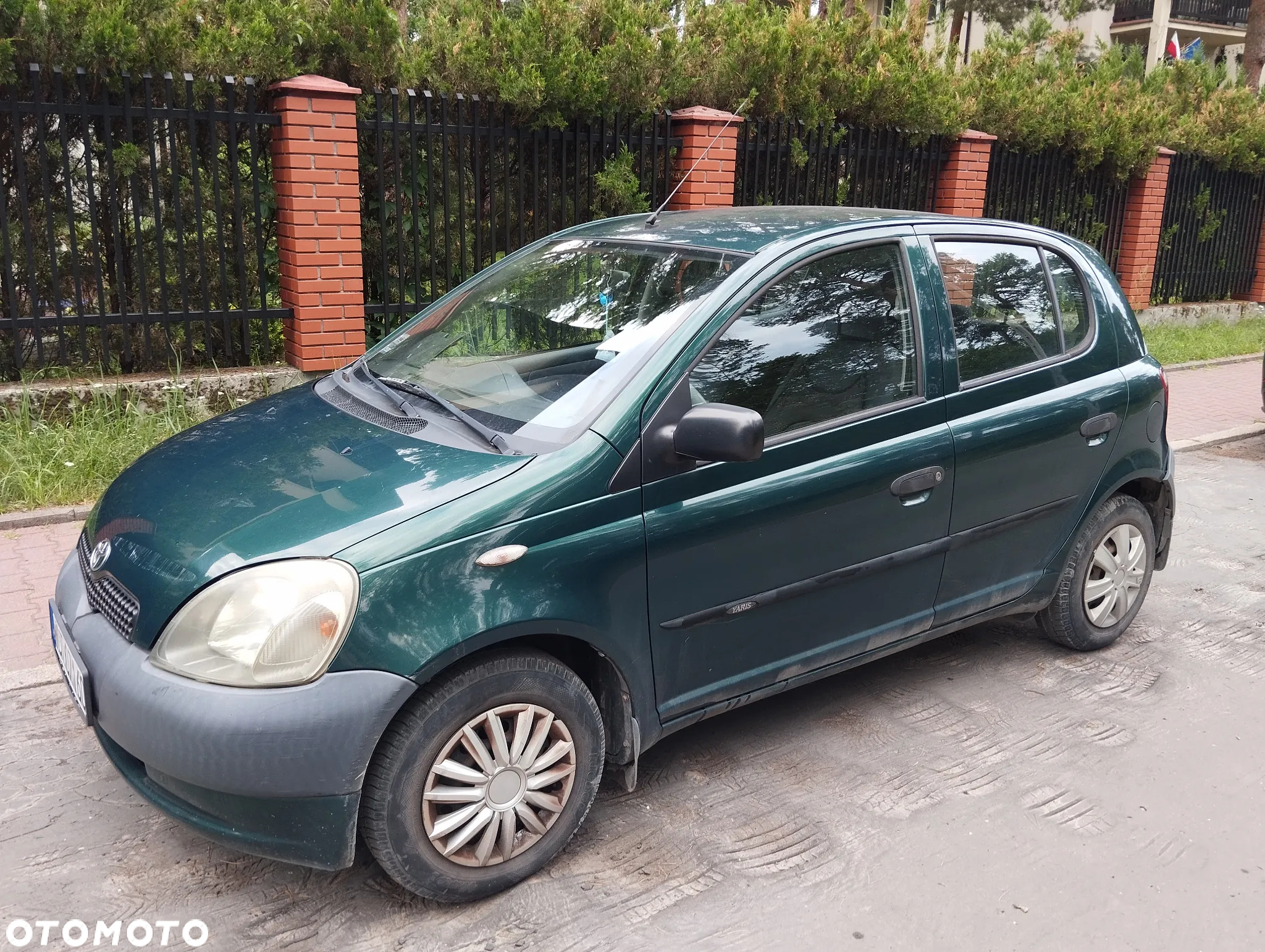 Toyota Yaris 1.0 Terra - 6