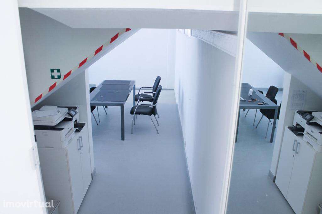 Oportunidade Única no Centro de Lisboa – 2 Lojas + Armazém | Alcântara - Grande imagem: 2/30