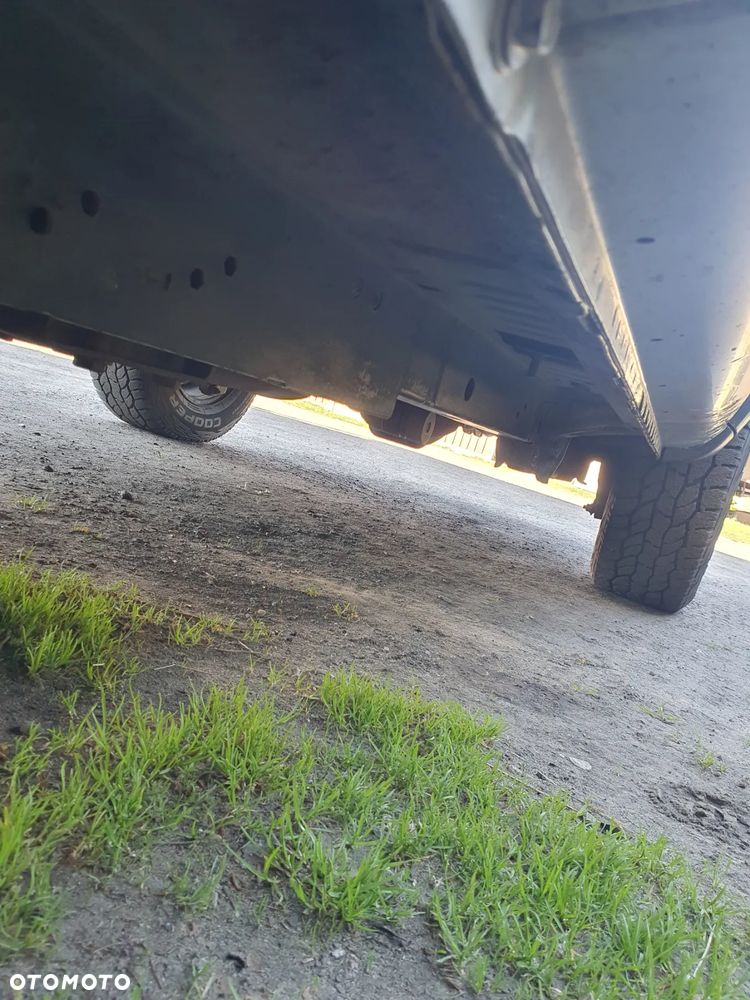 Jeep Cherokee 2.4 Sport - 10
