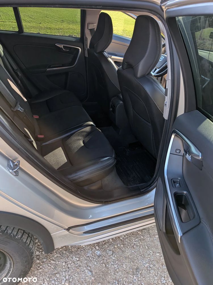 Volvo V60 Cross Country T5 Geartronic Momentum - 23