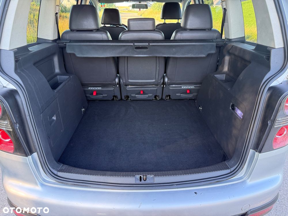 Volkswagen Touran 2.0 TDI DPF Cross - 19