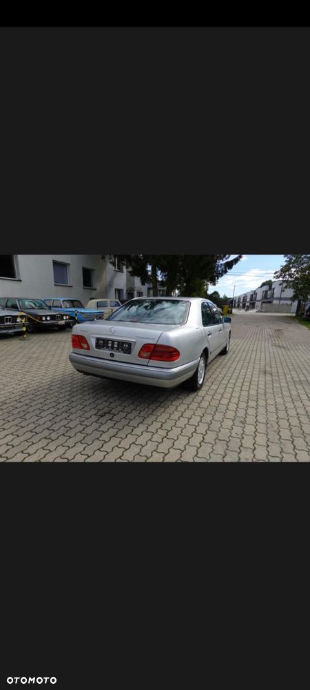 Mercedes-Benz Klasa E 290 TD Elegance - 13