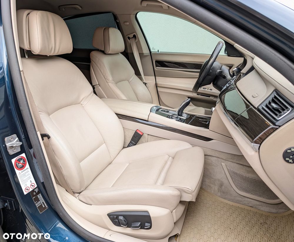 BMW Seria 7 730d - 17