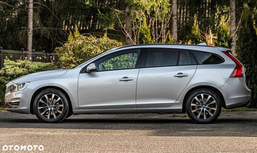 Volvo V60 D2 Geartronic Momentum - 15