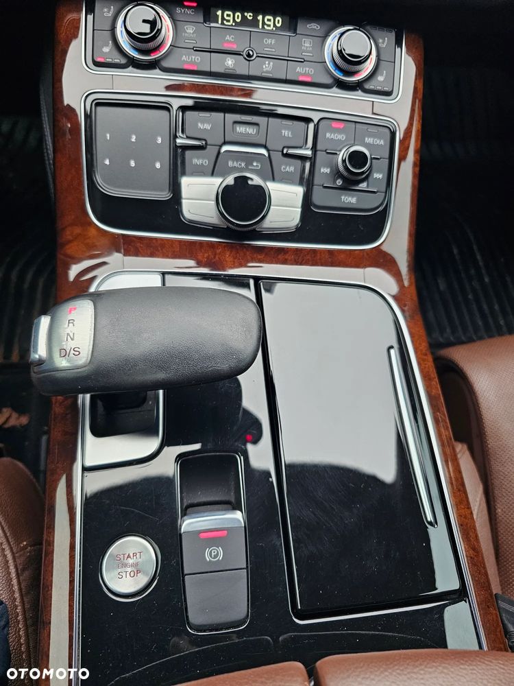 Audi A8 4.0 TFSI cylinder on demand quattro tiptronic Lang - 26