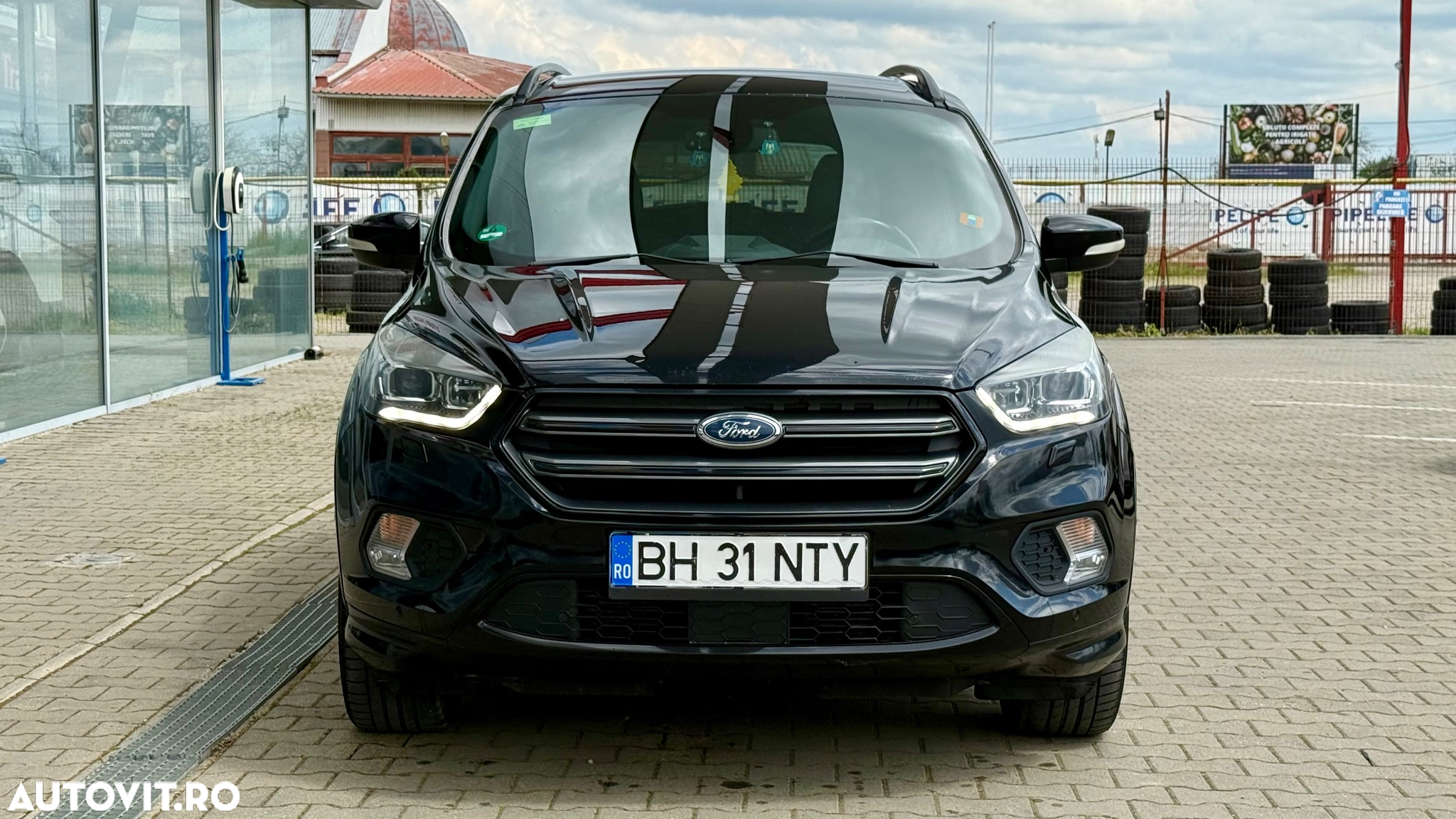 Ford Kuga 2.0 TDCi 4WD Powershift ST-Line - 27