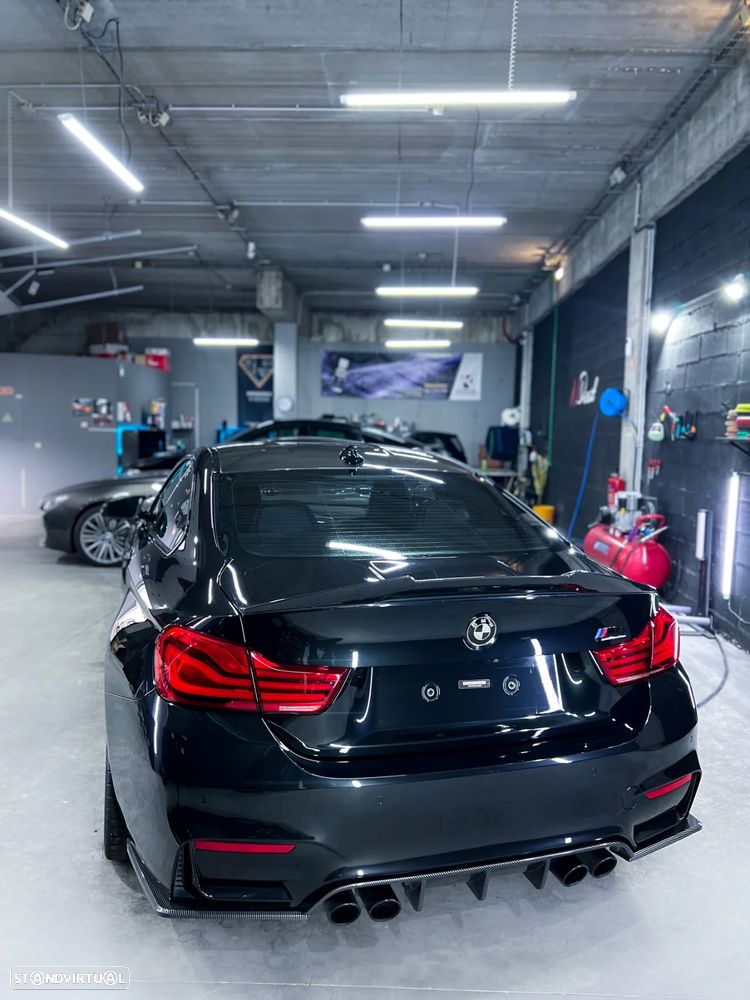 BMW M4 Coupe DKG - 11