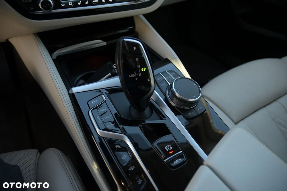 BMW 6GT 640i Sport Line sport - 35