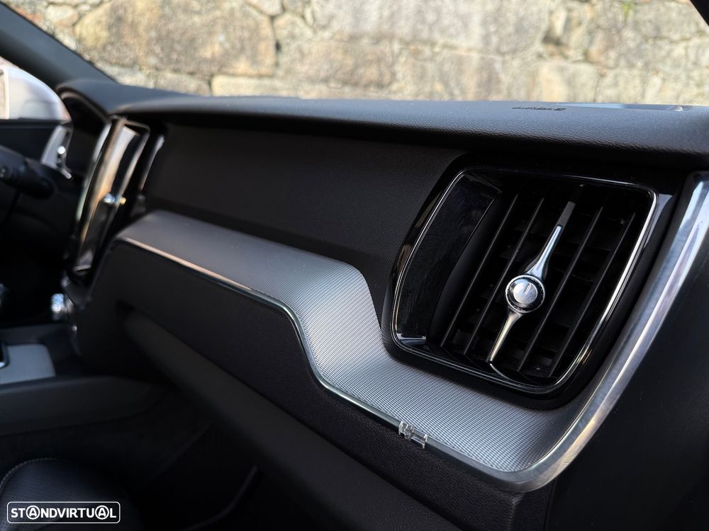 Volvo XC 60 2.0 D4 R-Design Geartronic - 43