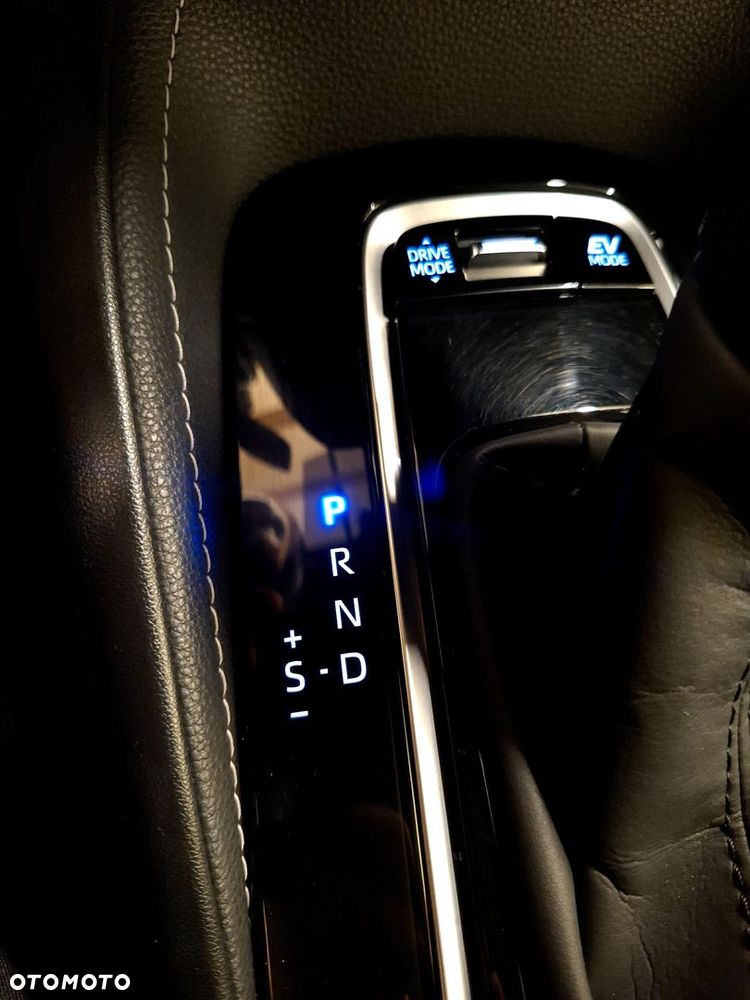 Toyota Corolla 2.0 Hybrid Trek - 19