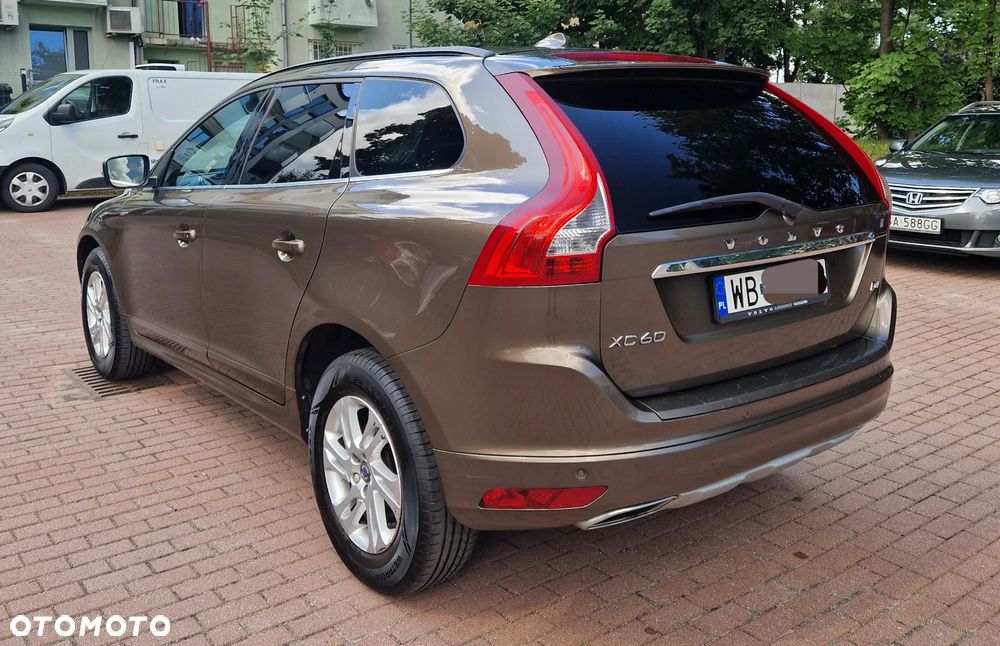 Volvo XC 60 D4 Momentum - 4