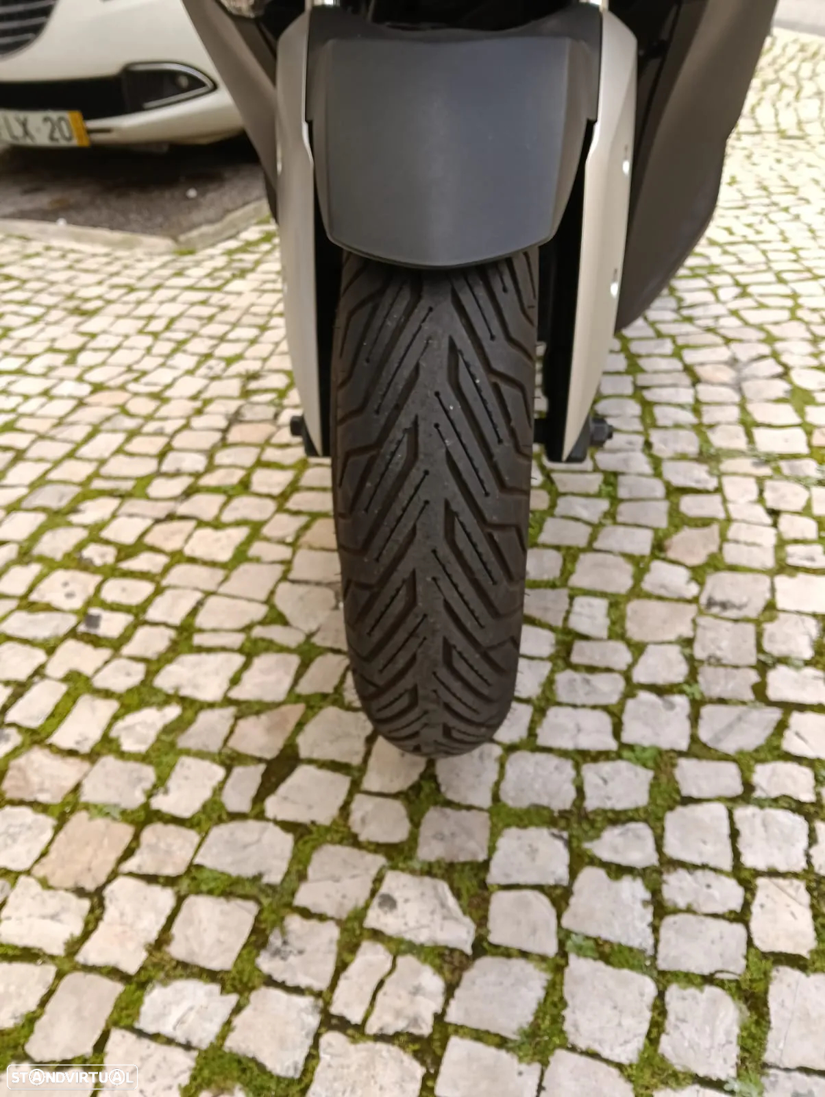 Yamaha X-Max 300 - 6