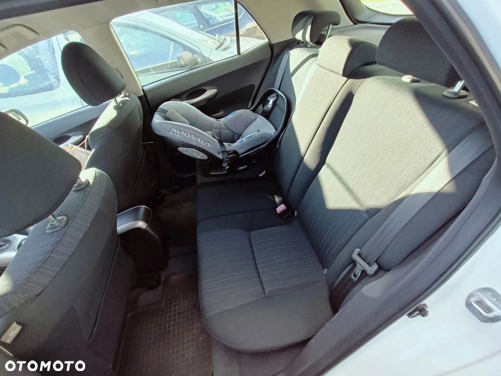 Toyota Auris 1.6 Sol - 5