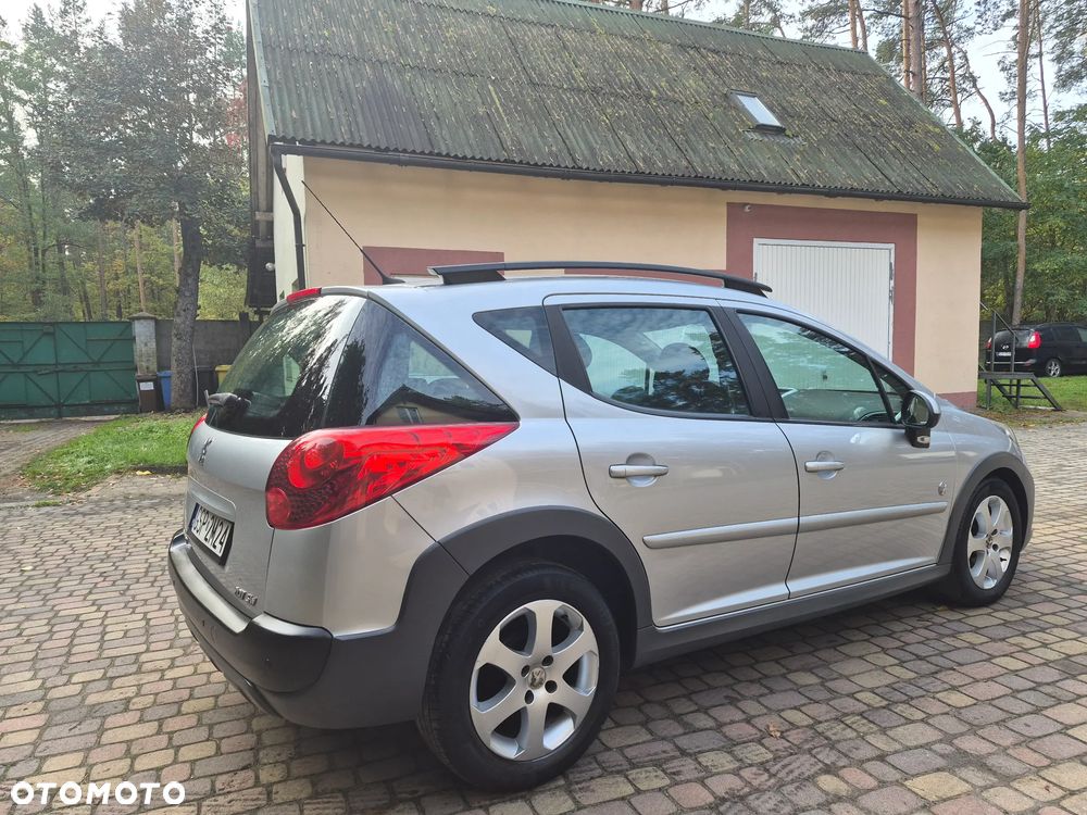 Peugeot 207 2008 photo 3