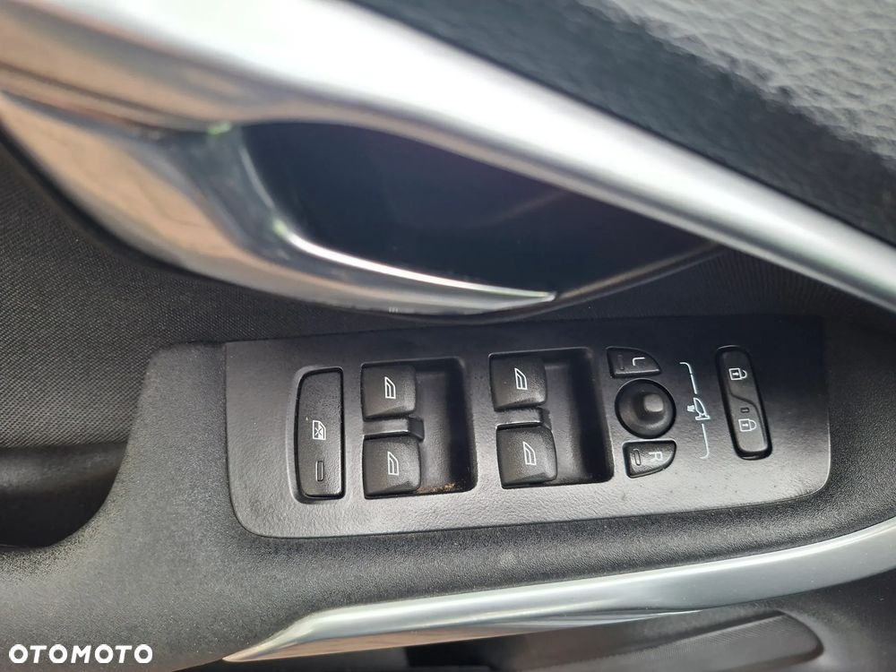 Volvo V40 D4 Drive-E Momentum - 21