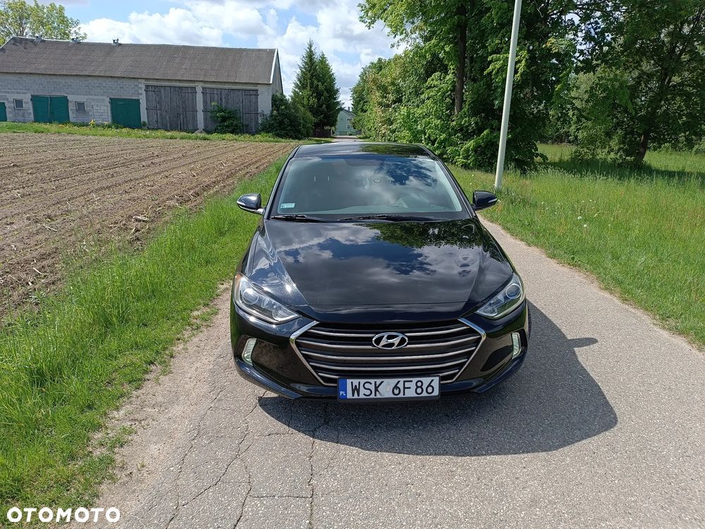 Hyundai Elantra - 3