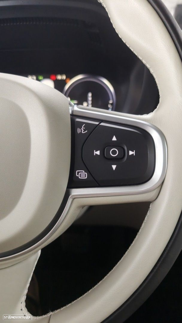 Volvo XC 60 2.0 T8 PHEV Momentum Plus AWD - 50