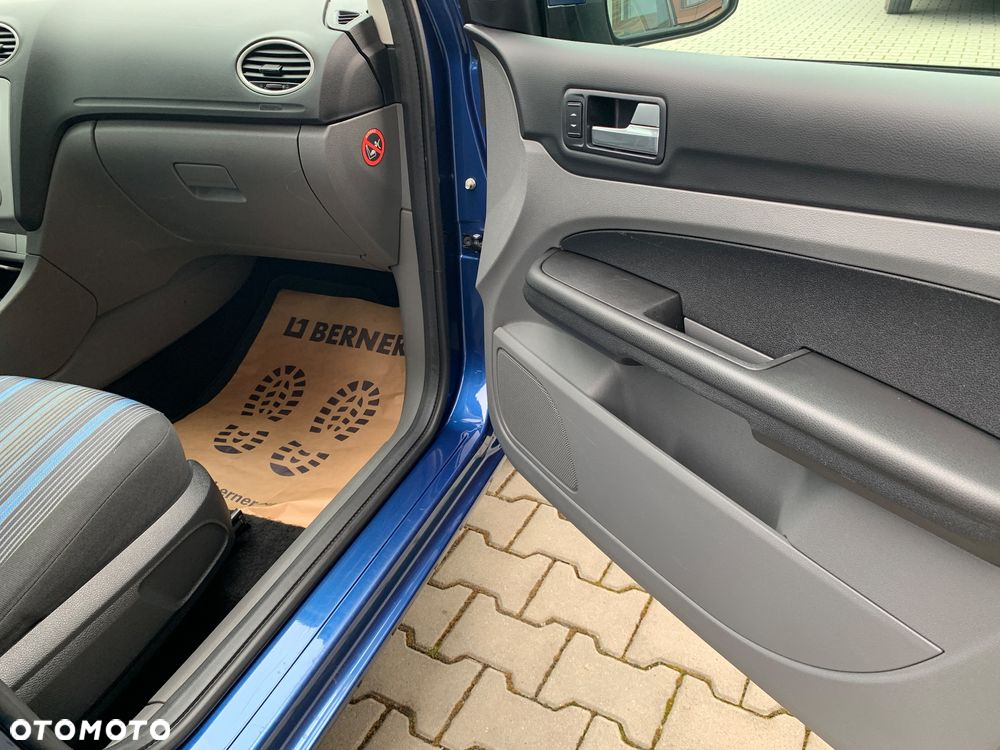 Ford Focus 1.6 Ti-VCT Titanium - 11