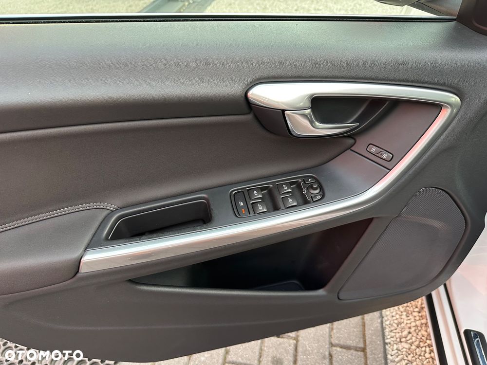 Volvo S60 D2 - 35