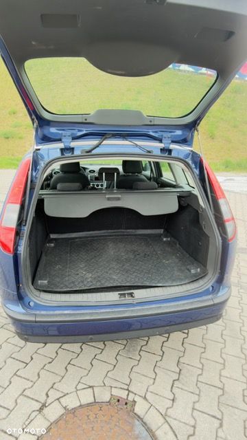 Ford Focus 1.6 16V Ambiente - 10