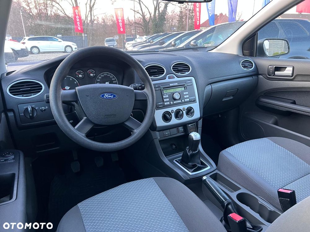 Ford Focus 1.4 Ambiente - 23