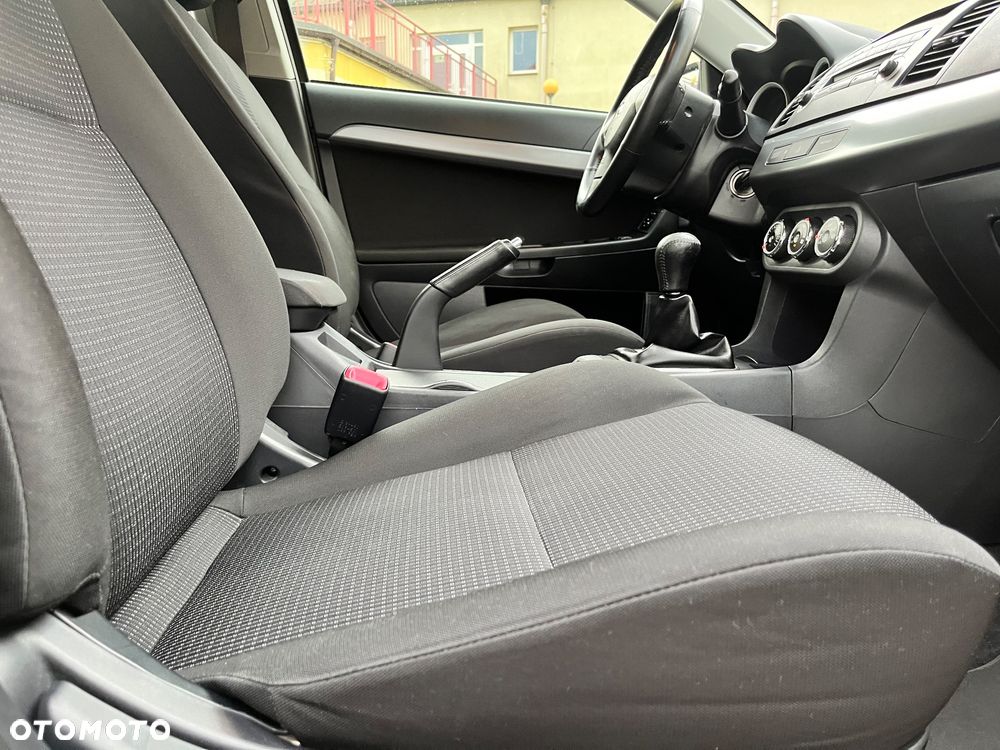 Mitsubishi Lancer 1.5 Inform - 13