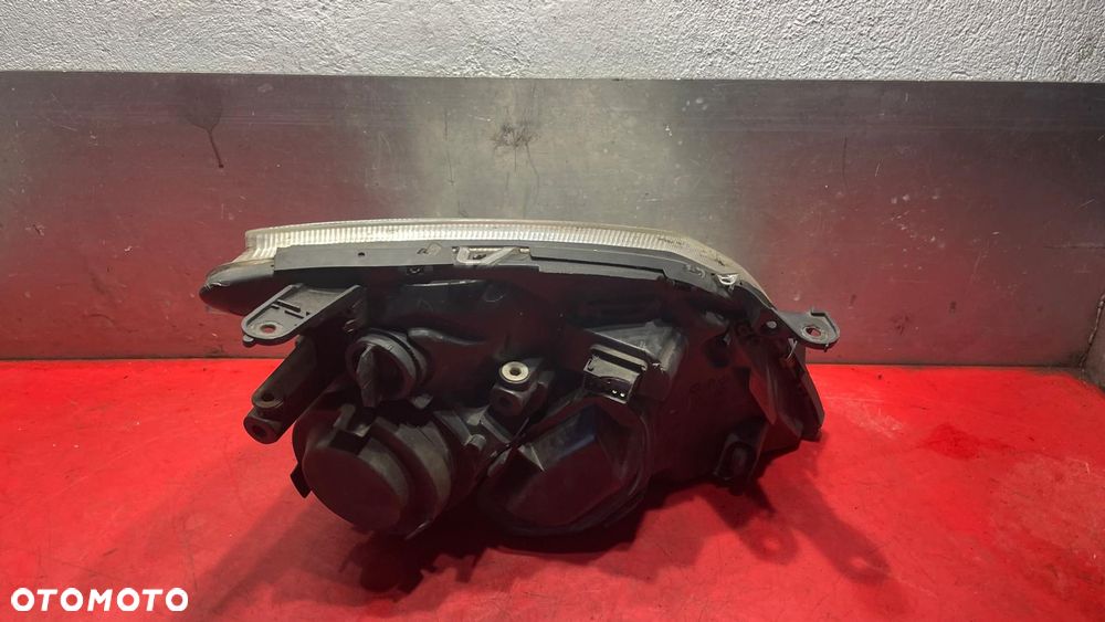 REFLEKTOR LEWY LAMPA PRZÓD OPEL VECTRA C - 2