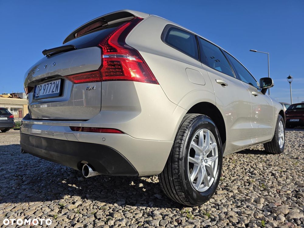 Volvo XC 60 B4 D Momentum - 10