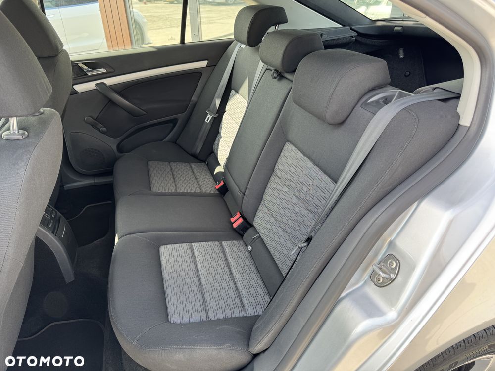 Skoda Octavia 1.6 TDI DPF DSG Classic - 21