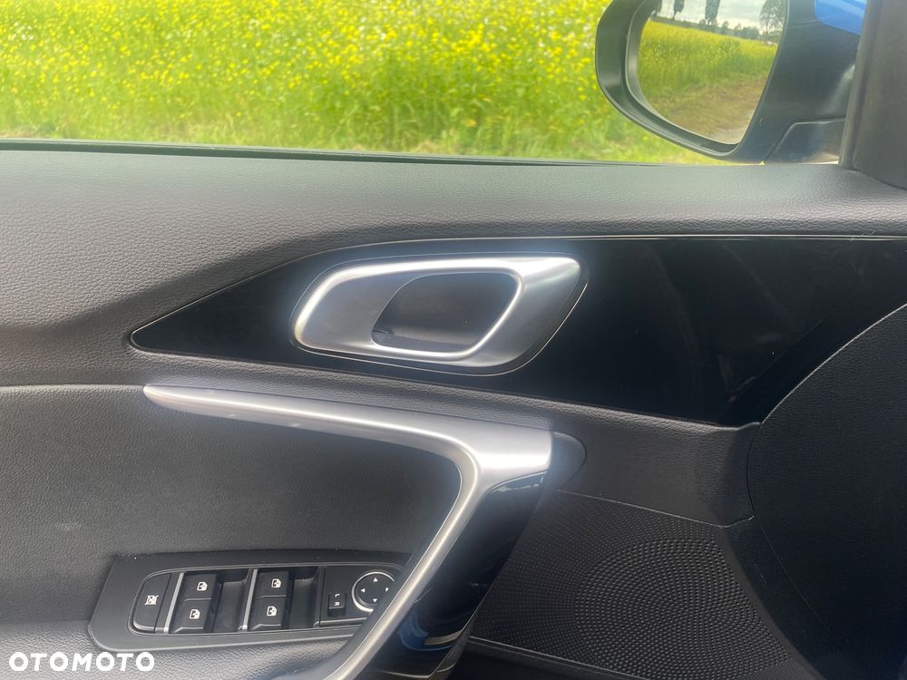 Kia XCeed - 25