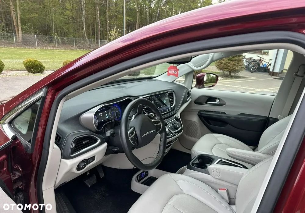 Chrysler Pacifica - 15