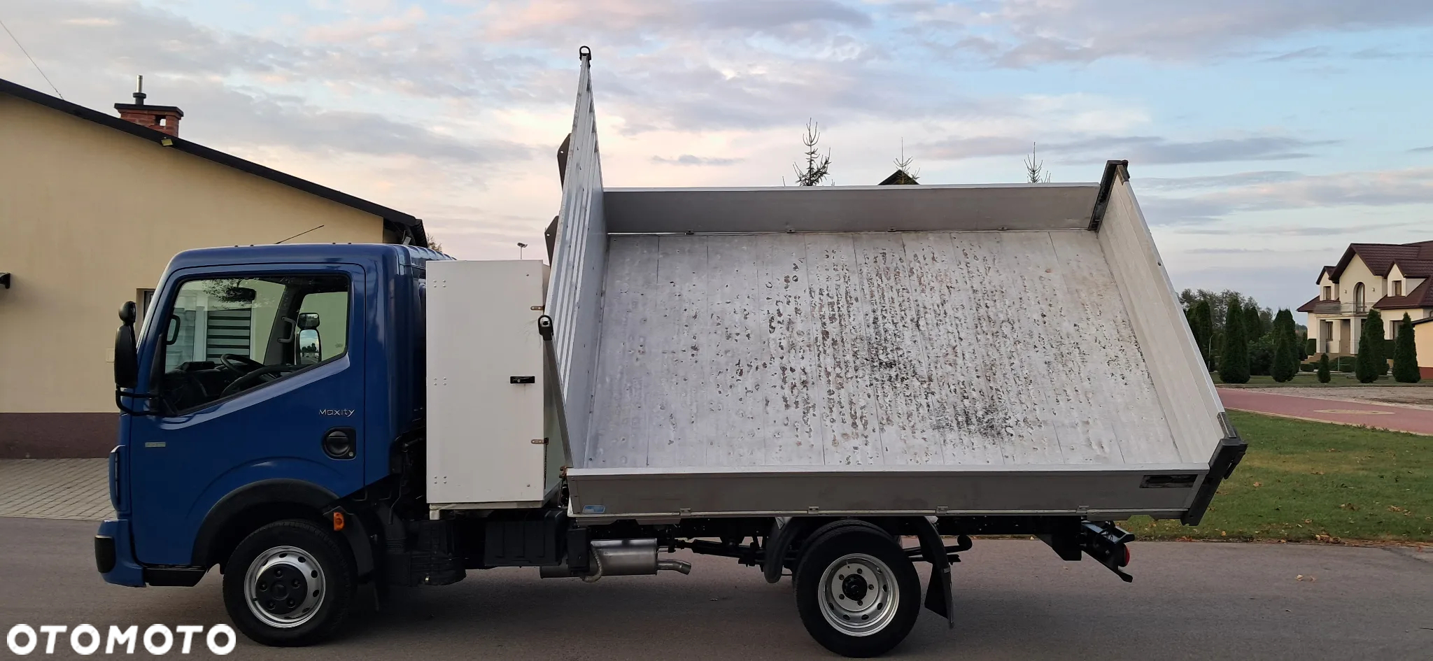 Renault Maxity 130.35 - 11
