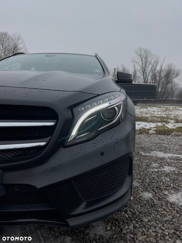 Mercedes-Benz GLA 200 7G-DCT AMG Line - 3