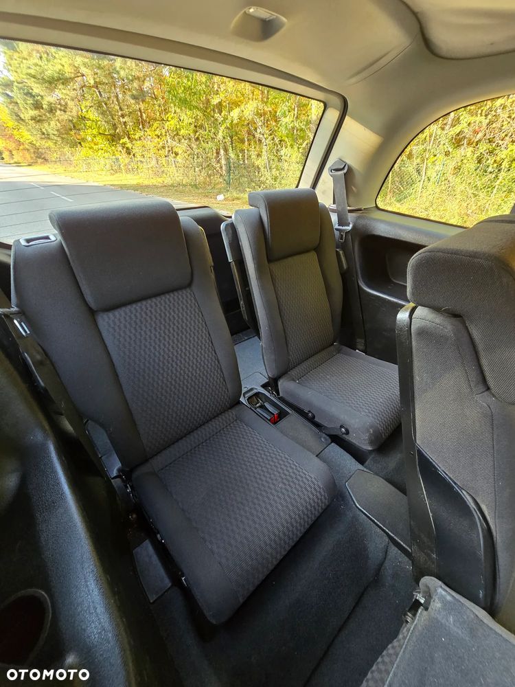 Opel Zafira - 28