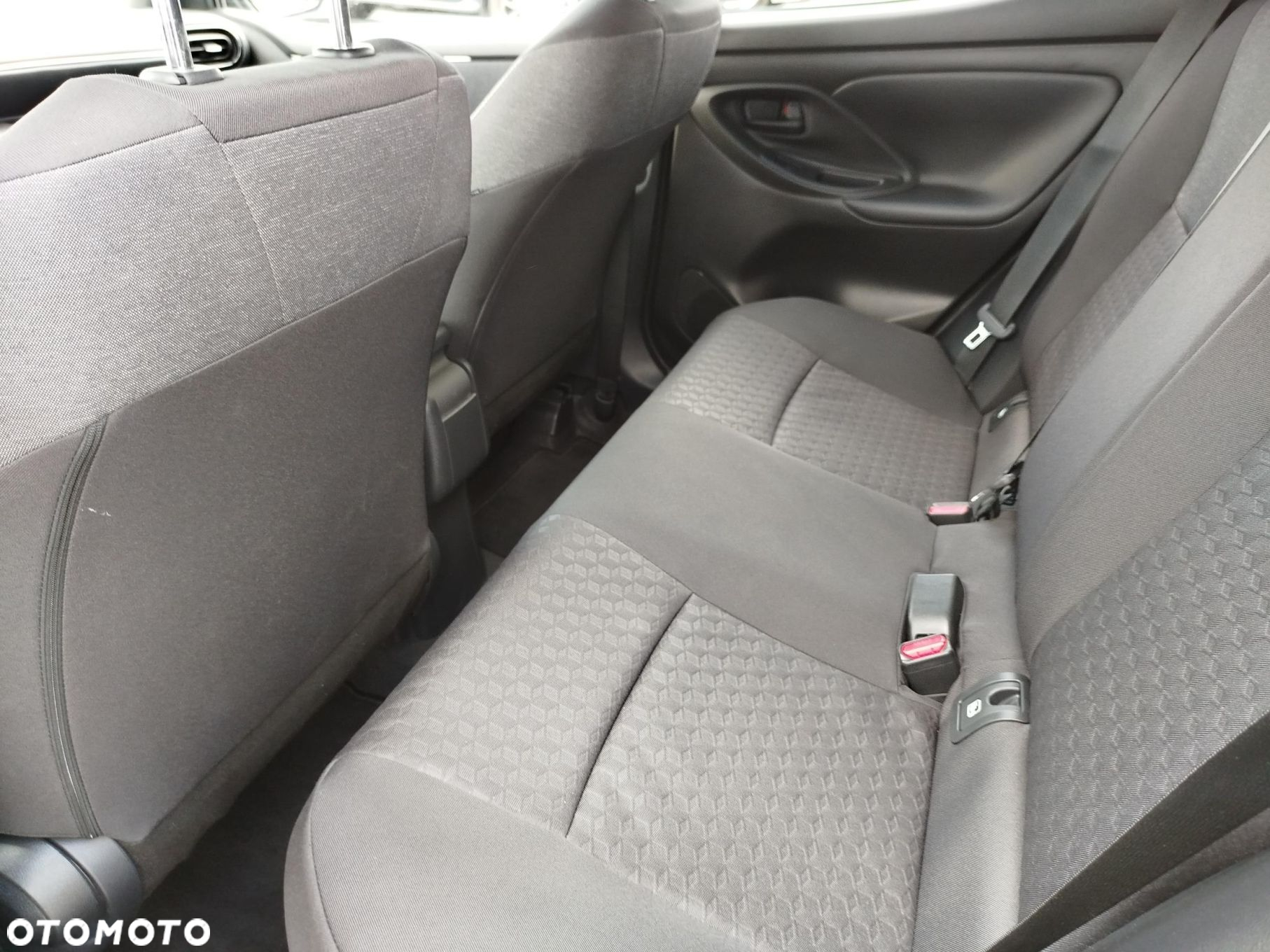 Toyota Yaris - 12