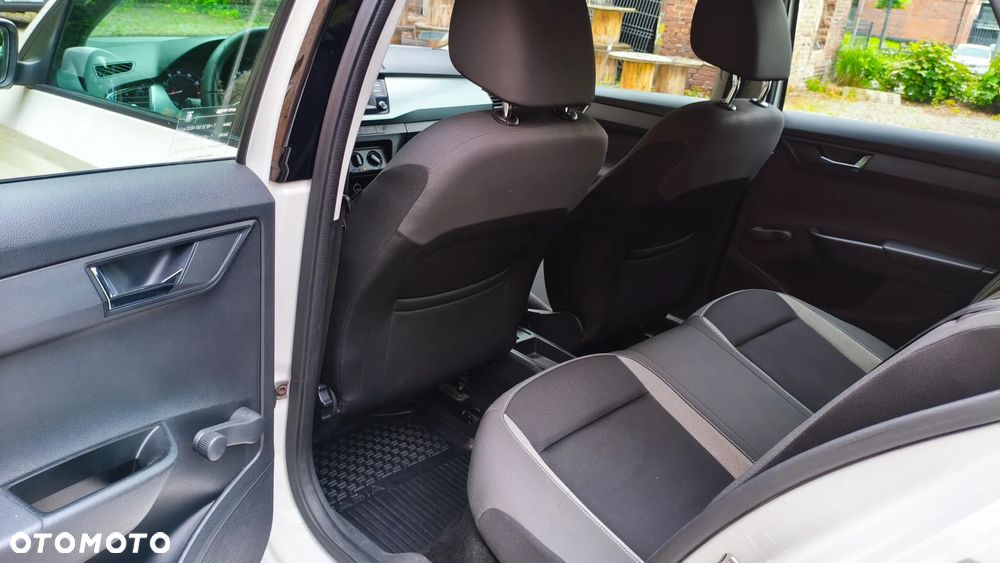 Skoda Fabia 1.0 Ambition - 10