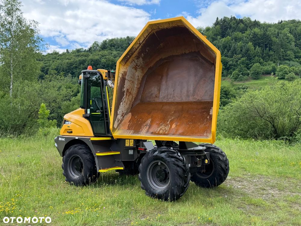 Terex MECALAC 6sMDX Wozidło Budowlane Rolnicze Kabina Pełna Wózek z Obrotową Kolebą. 6 ton ładowność. 4x4. Smarowanie centralne. KLIMA. Silnik Perkins. 4 cylindry. 675mtg. 2020 rok. Kamera z wielkim Ekranem! Jazda Rewers 3prędkości. Maszyna jak Nowa z Norweskiego Gospodarstwa! Ani deka luzów i wycieków! Hydrostatic. Pełny Oryginał. Hamulce brzytwa. Serwisy w DEKRA. Maszyna Woziła lekkie ładunki. Praktycznie zerowe zużycie. Wielka Okazja. Wszystko w pełnym Oryginale. Opony Oryginał wszystkie jak Nowe. Komendy Głosowe w maszynie! - 3
