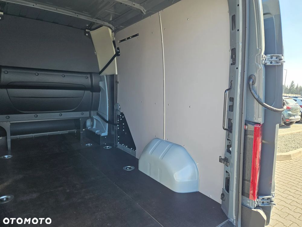 Renault nowy Master brygadówka Gruau L3H2 170KM - 8