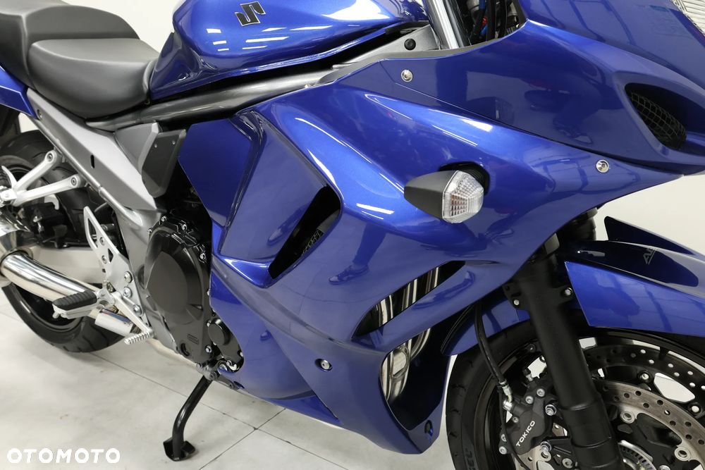 Suzuki GSX - 29