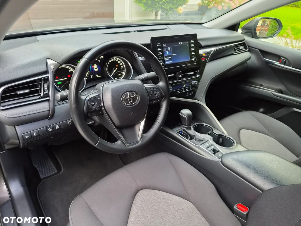 Toyota Camry - 33