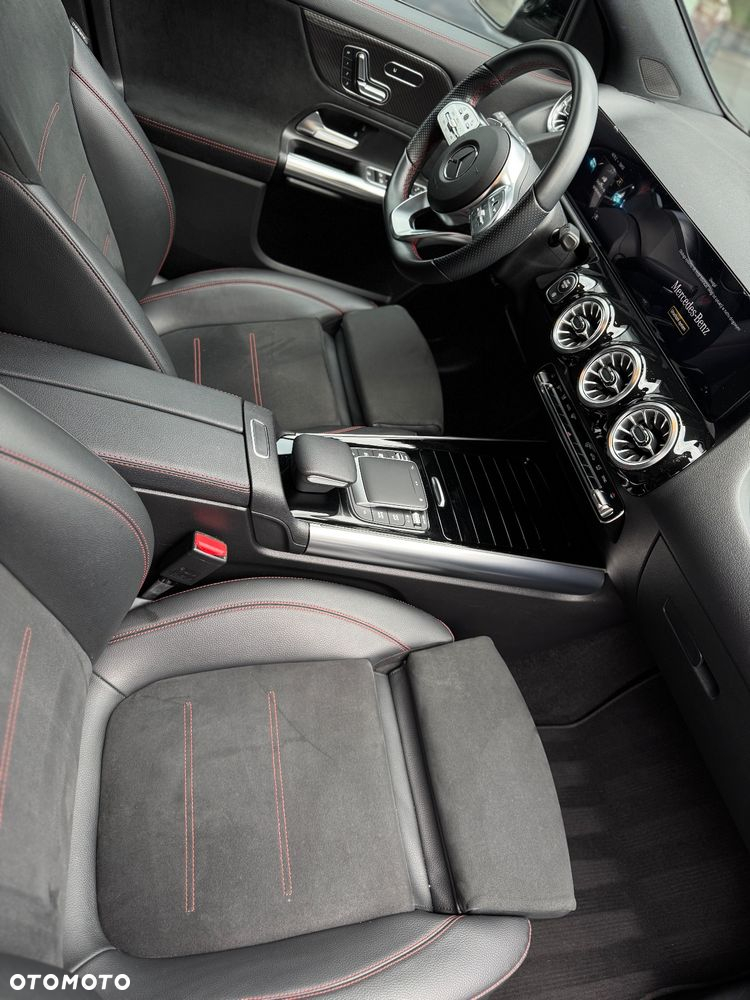 Mercedes-Benz GLA 200 d 4-Matic - 14
