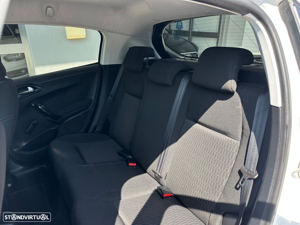 Peugeot 208 1.6 BlueHDi Style - 14