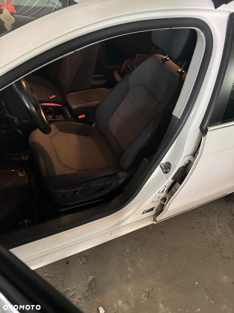 Volkswagen Passat 1.4 TSI BMT Highline R-Style DSG - 14