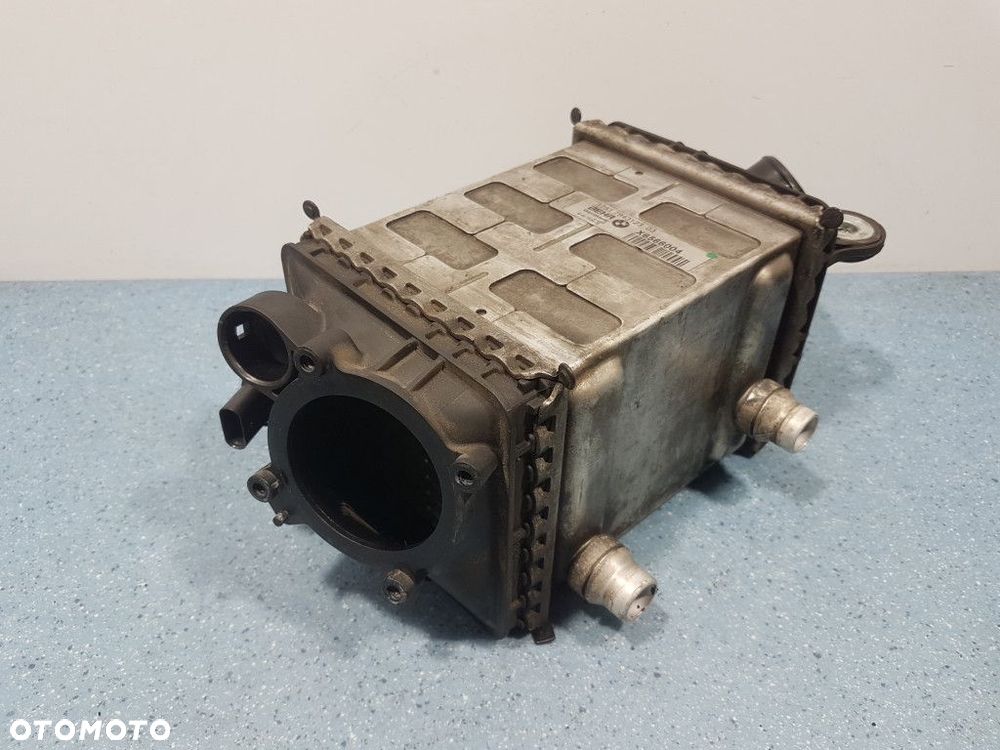 BMW M6 F06 F12 F13 INTERCOOLER 7843123 - 2