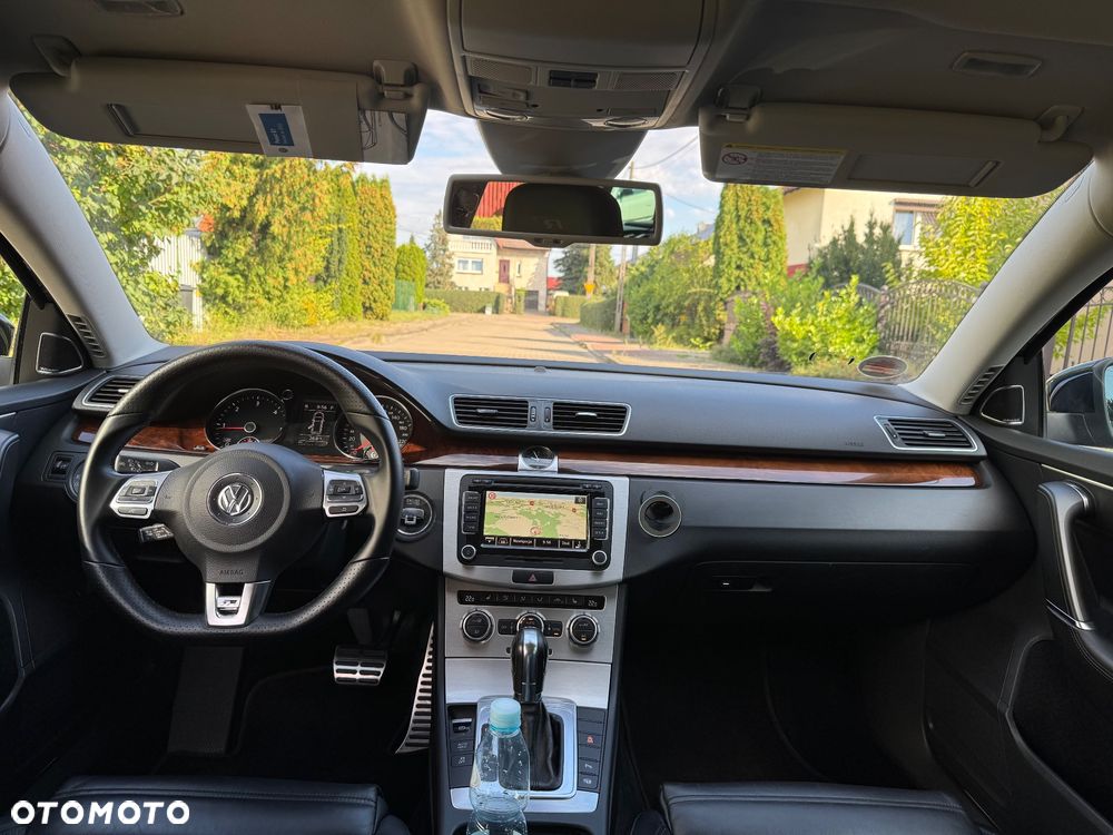 Volkswagen Passat Variant 2.0 TDI DSG BlueMotion Technology R-Line - 11